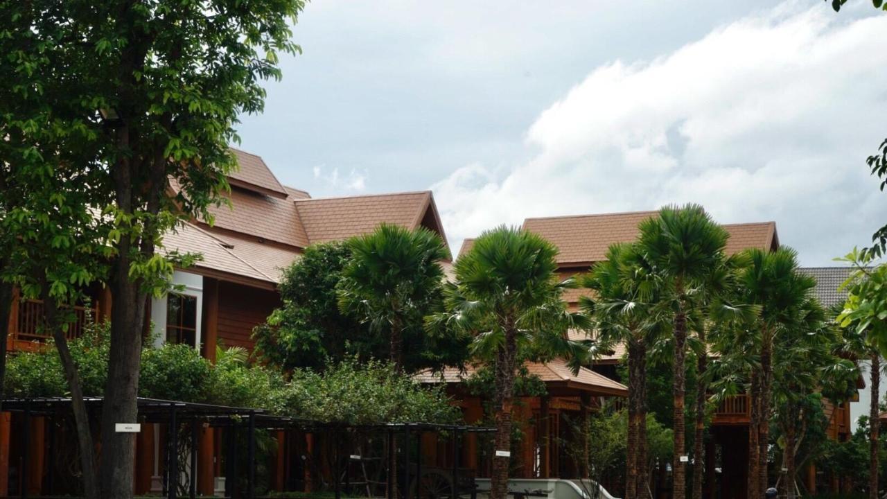 Vanasin Residence Tak Exterior foto